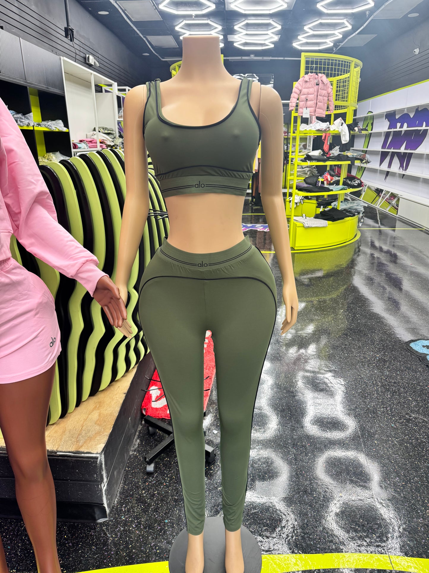 ALO 2PC BRA/PANT SET