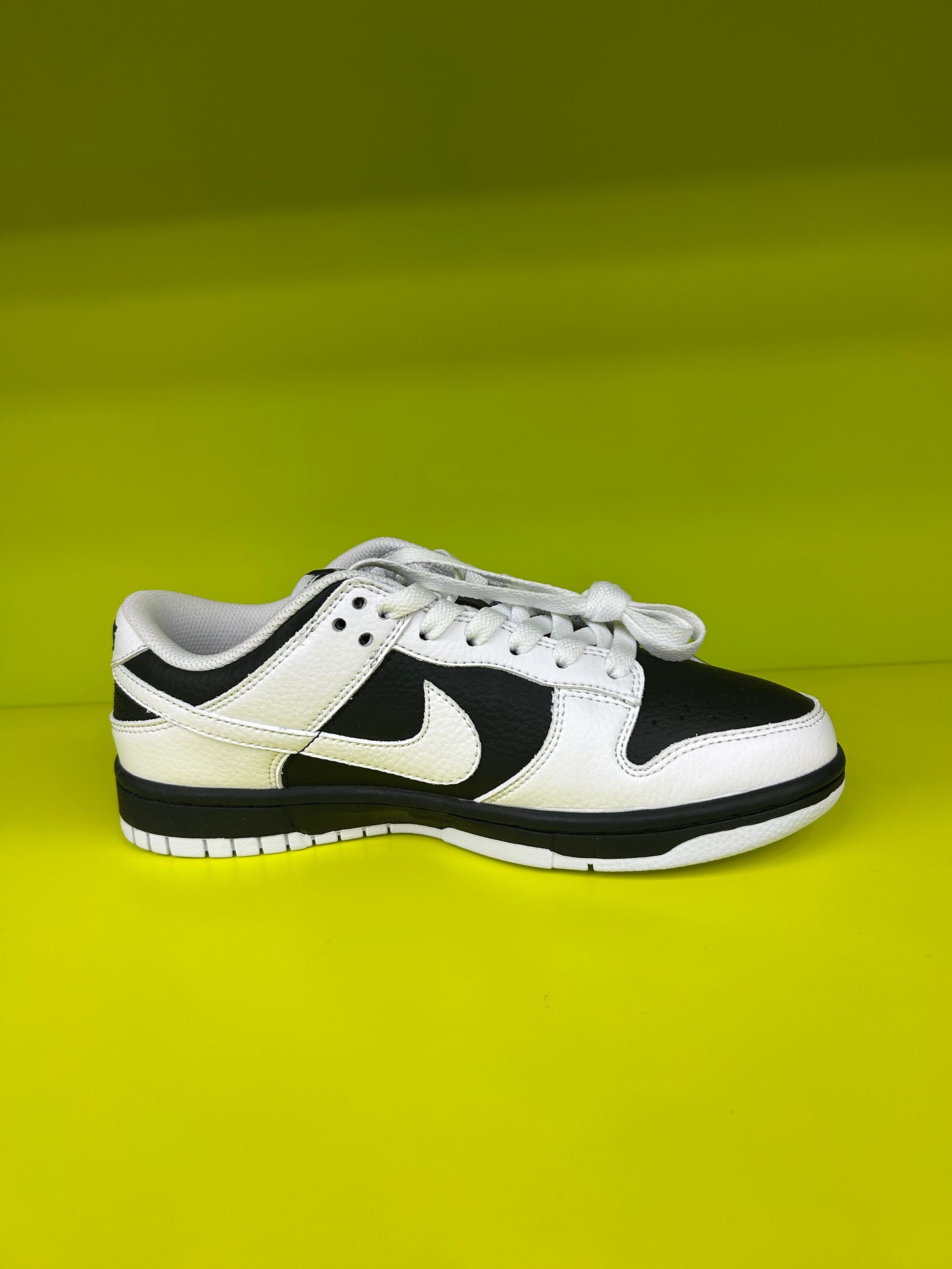 NK REVERSE PANDA SNEAKER (ON HAND)
