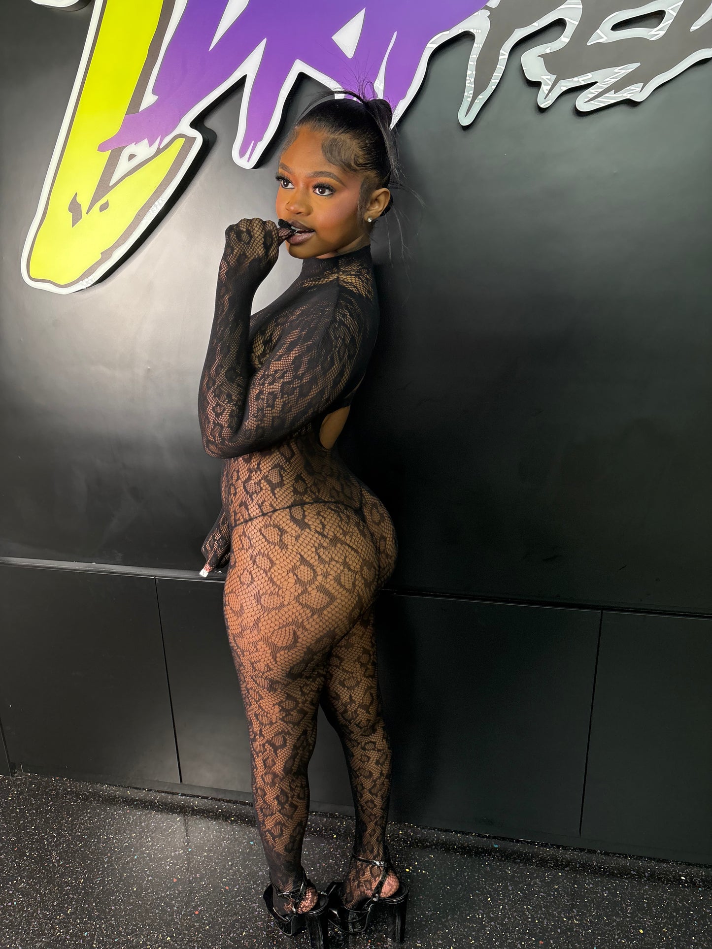 BLACK LACE SEE THROUGH ONE SIZE FIT ALL (0N HAND)