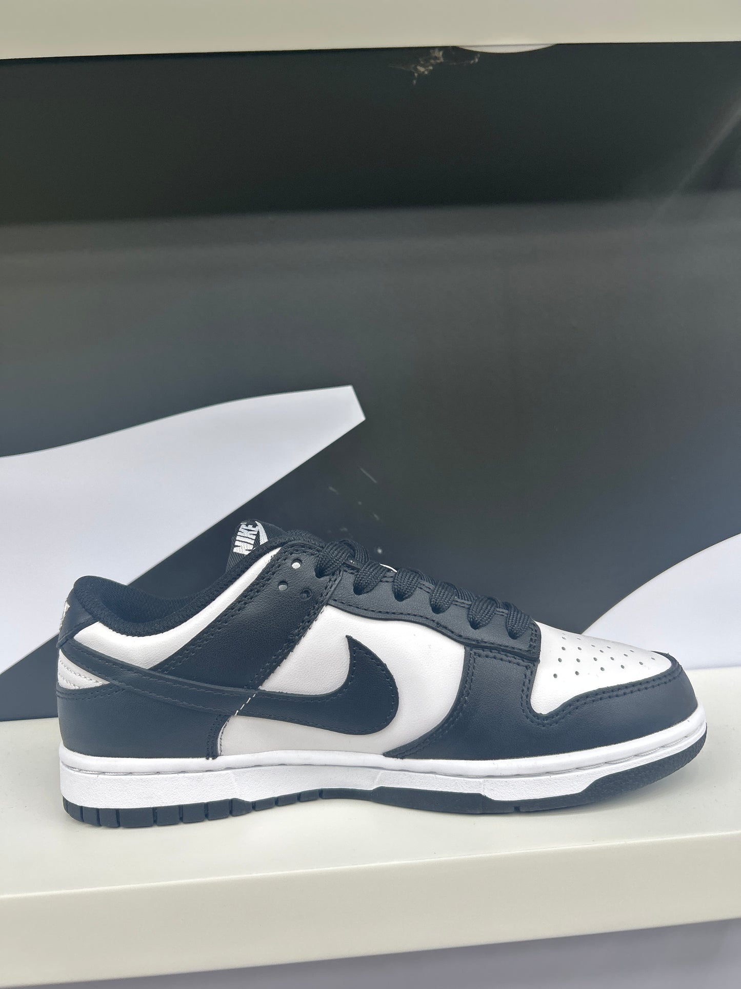 NK BLACK/WHITE SNEAKER (ON HAND)