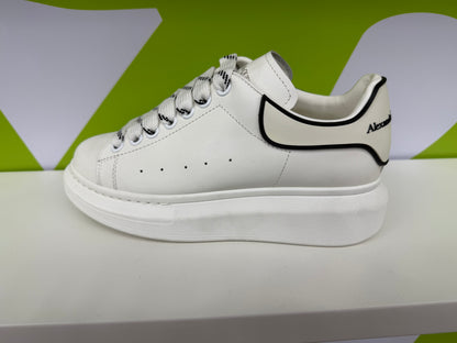 WHITE AND BLACK PLAT SNEAKERS (ON HAND)