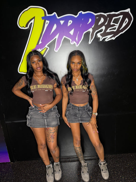 BRWN TRUE RELIGION V CUT (ON HAND)