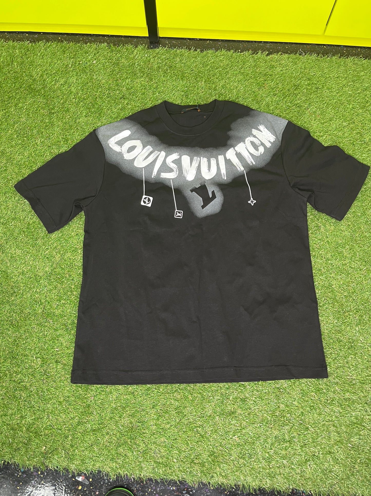 BLACK L V WHITE LOGO TSHIRT (ON HAND)