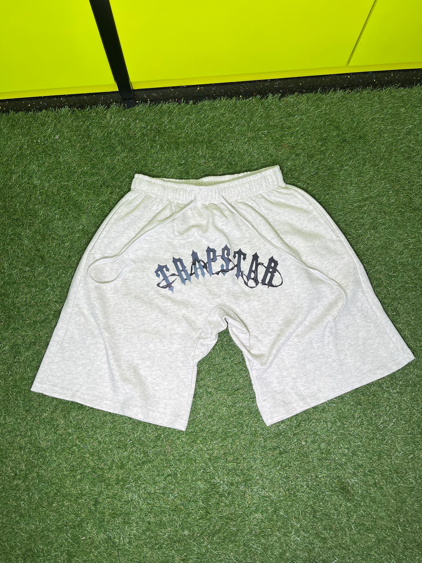 WHITE TRAP STAR SHORTS (ON HAND)