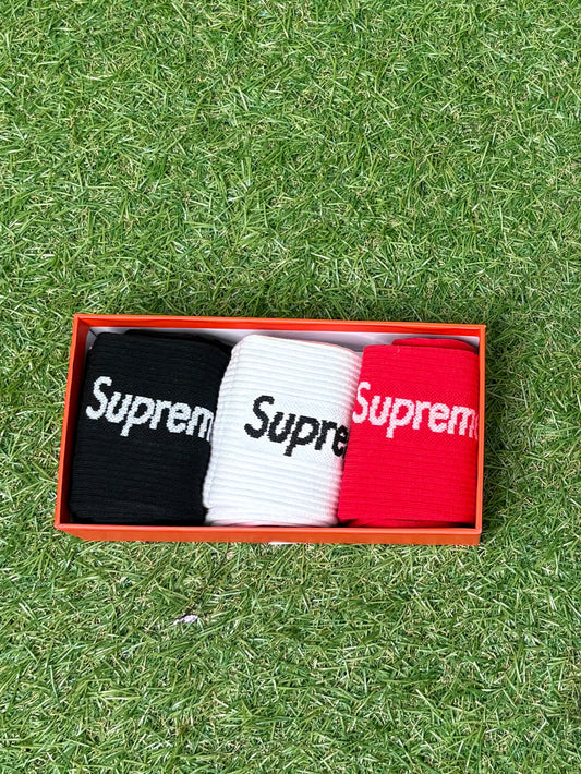 SUPREME 3-PACK SOCKS RED BLACK AND WHITE (ON HAND)