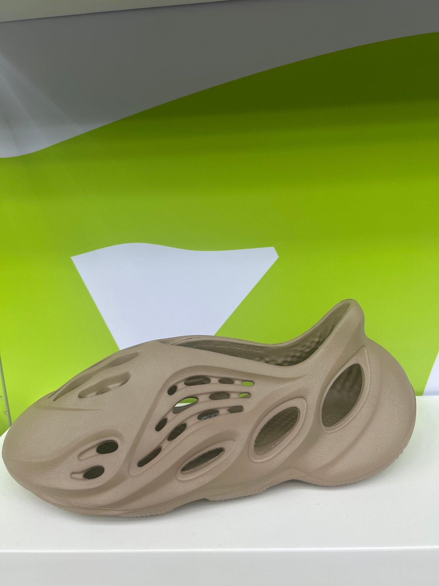 BROWN FOAM SLIDES (ON HAND)