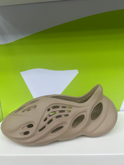 BROWN FOAM SLIDES (ON HAND)