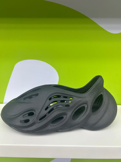 BLACK FOAM SLIDES (ON HAND)